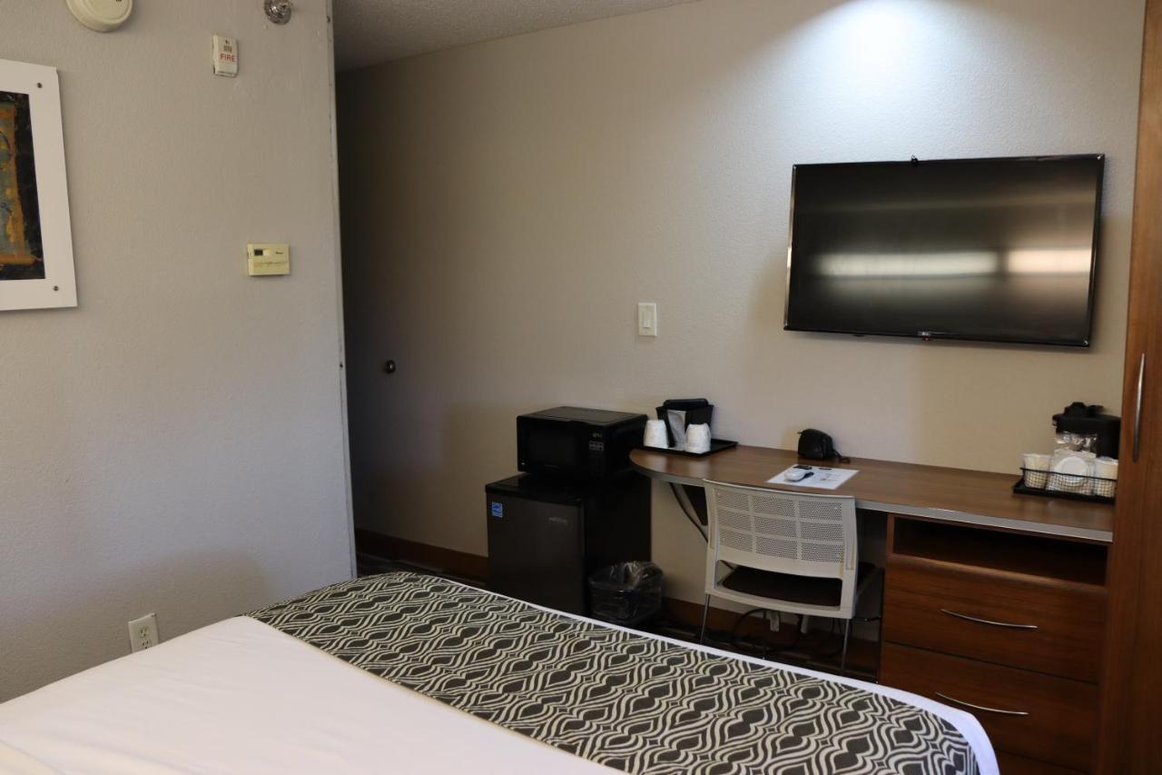 Microtel Inn & Suites By Wyndham Columbus Near Fort Moore Esterno foto